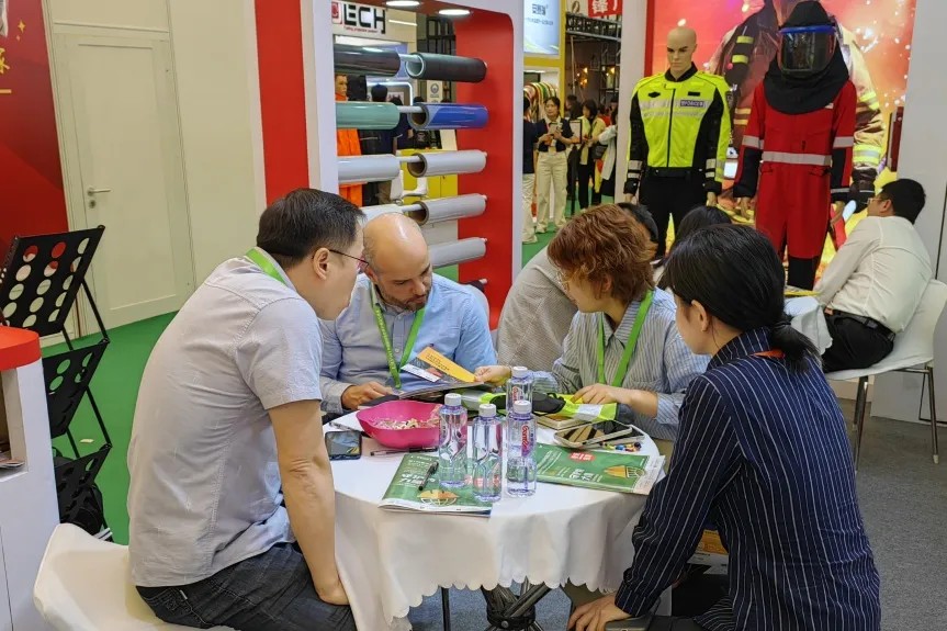 AG庄闲集团光学上海劳保展2