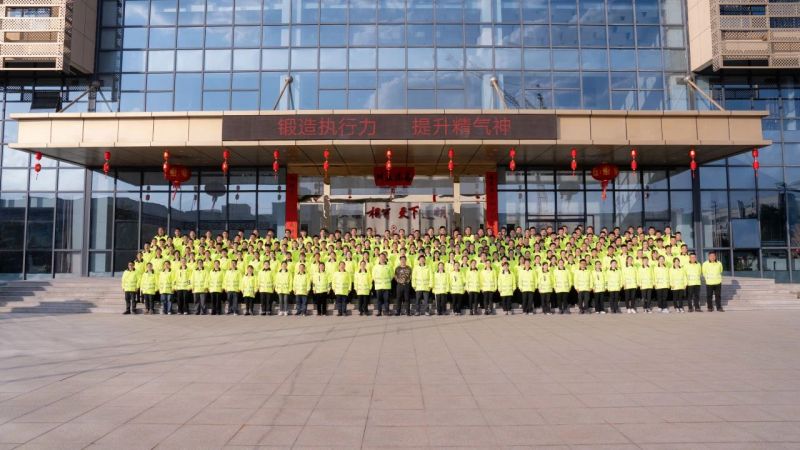 超过自我 钻营卓越丨AG庄闲集团光学2024年春季整个员工军训活动